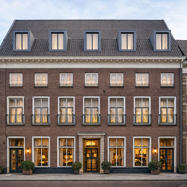 class="object-cover"