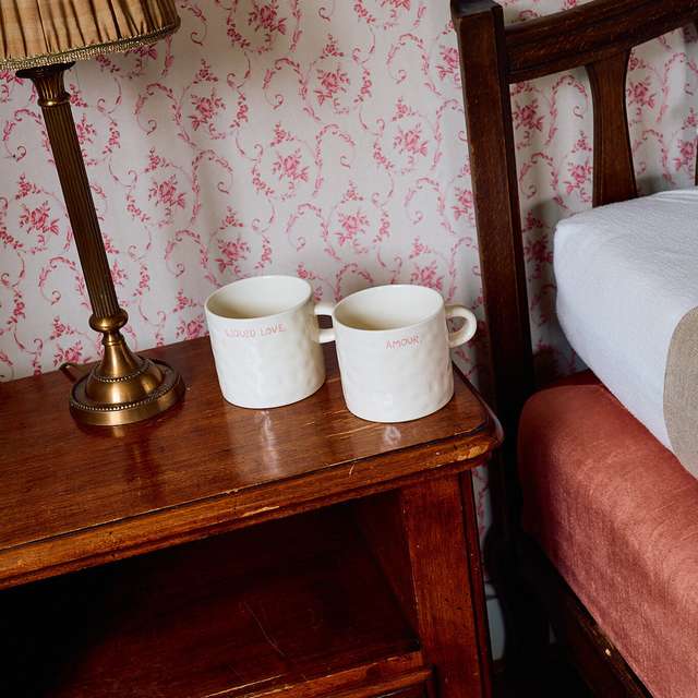 class="object-cover"